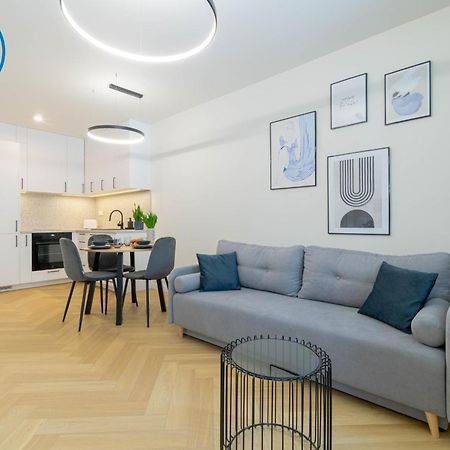 Blue Apartment Ceglana - Free Parking - Self Check-In كاتوفيتسه المظهر الخارجي الصورة