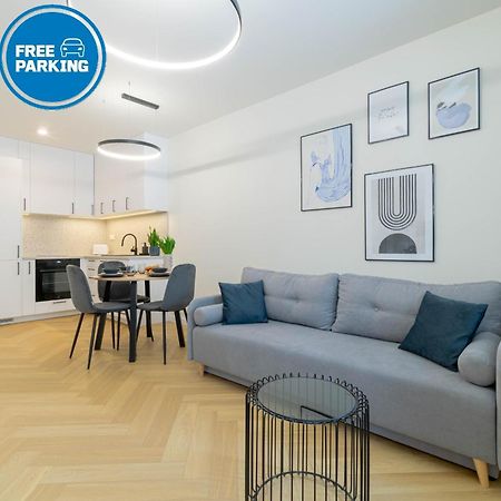 Blue Apartment Ceglana - Free Parking - Self Check-In كاتوفيتسه المظهر الخارجي الصورة